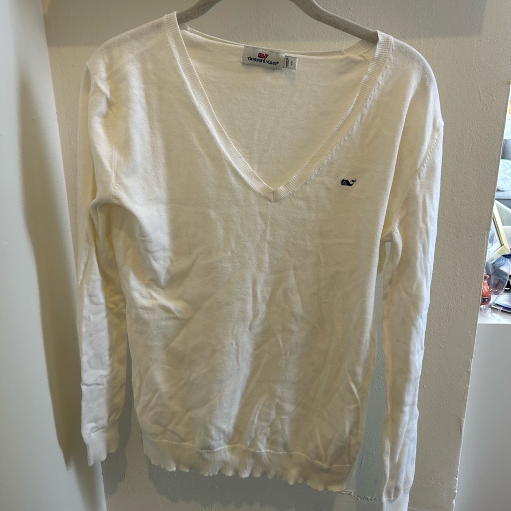 White vineyard vibes V-Neck Sweater